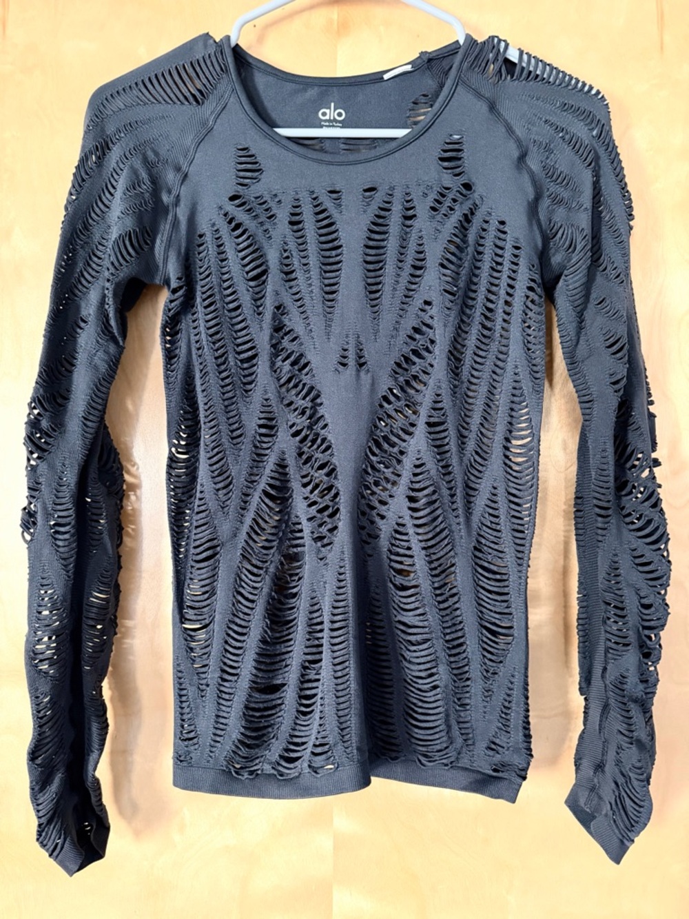 ALO Yoga Black / Gray Distressed Long Sleeve Top - M - no flaws
